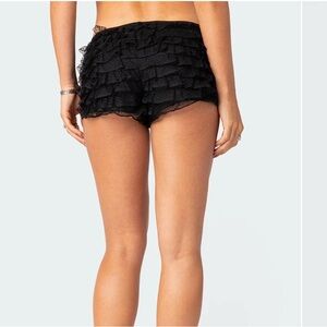 Elegant Black Ruffle Shorts Edikted